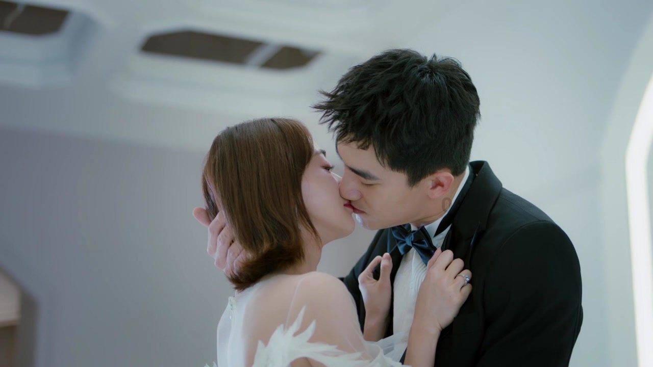 逃出昏暗的房子