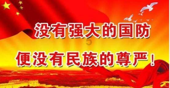 天鹅宝宝被赶到冰面拍照,脚蹼严重冻伤…快住手!